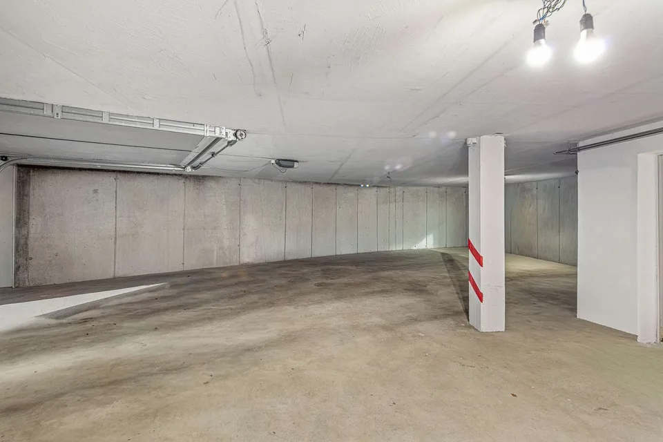 Grosszügiges Einfamilienhaus mit Weitblick, viel Privatsphäre und einzigartigem Raumgefühl – Foto 11 von 13