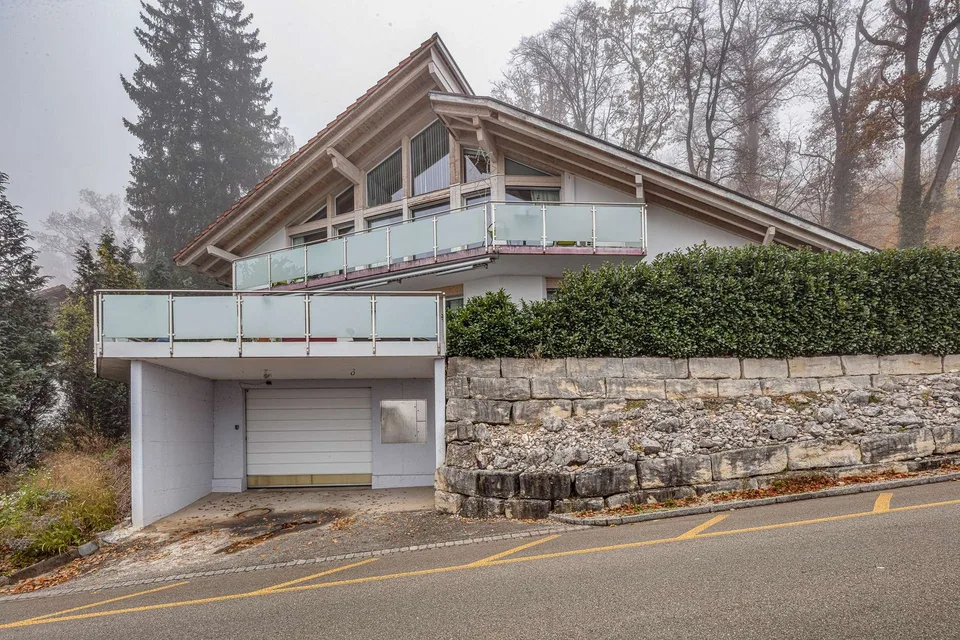 Grosszügiges Einfamilienhaus mit Weitblick, viel Privatsphäre und einzigartigem Raumgefühl