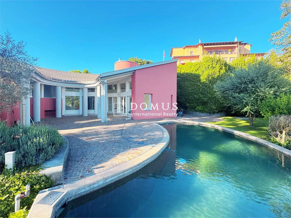 Villa iconica con vista panoramica
