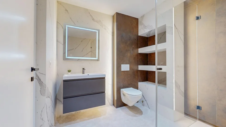 Residenza attica esclusiva con terrazza sud di 133 m² e ristrutturazione totale di alta qualità a Muri vicino a Berna