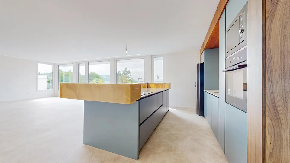 Residenza attica esclusiva con terrazza sud di 133 m² e ristrutturazione totale di alta qualità a Muri vicino a Berna