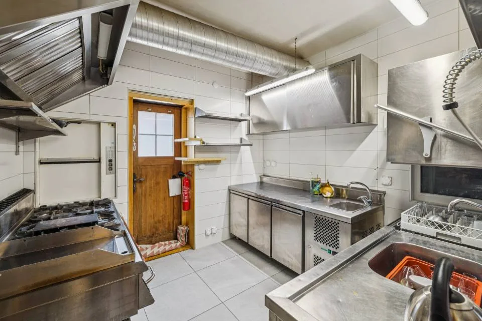 Appartement ou projet au centre de Mase avec vaste terrasse