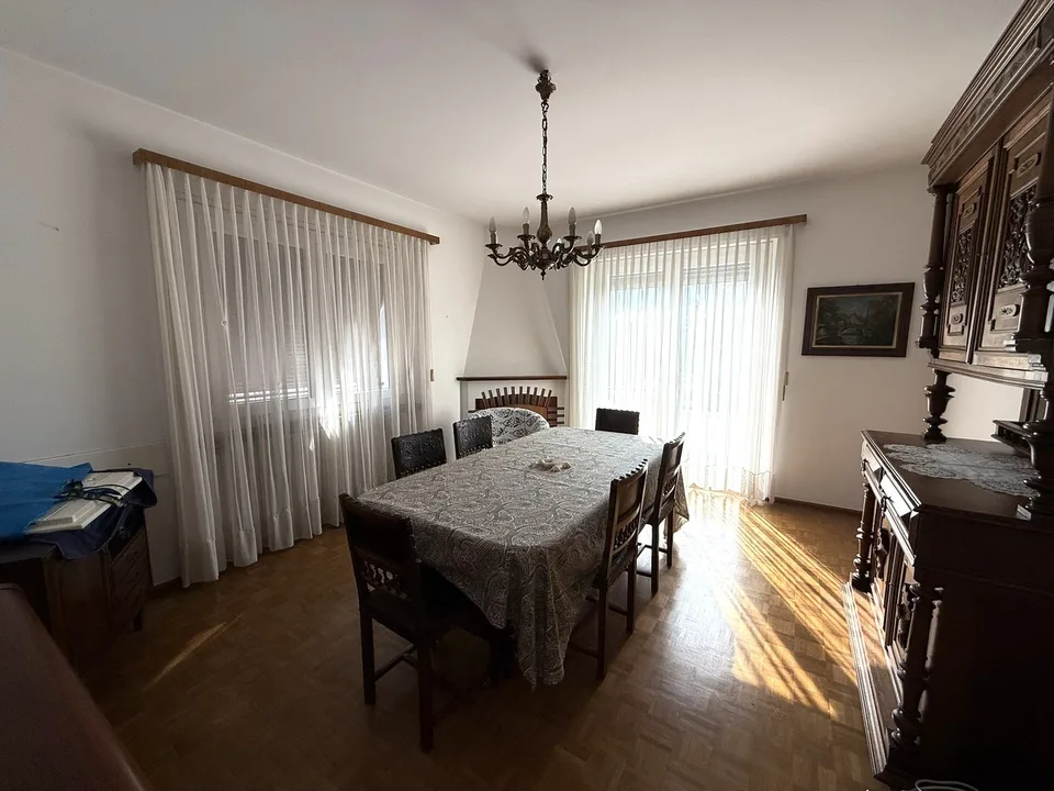 Maison bifamiliale, grand terrain, situation bien desservie – photo 9 sur 19