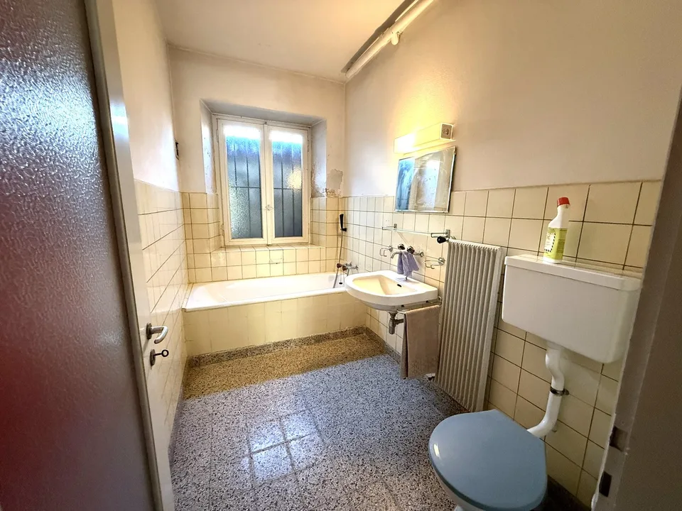 Maison bifamiliale, grand terrain, situation bien desservie – photo 15 sur 19