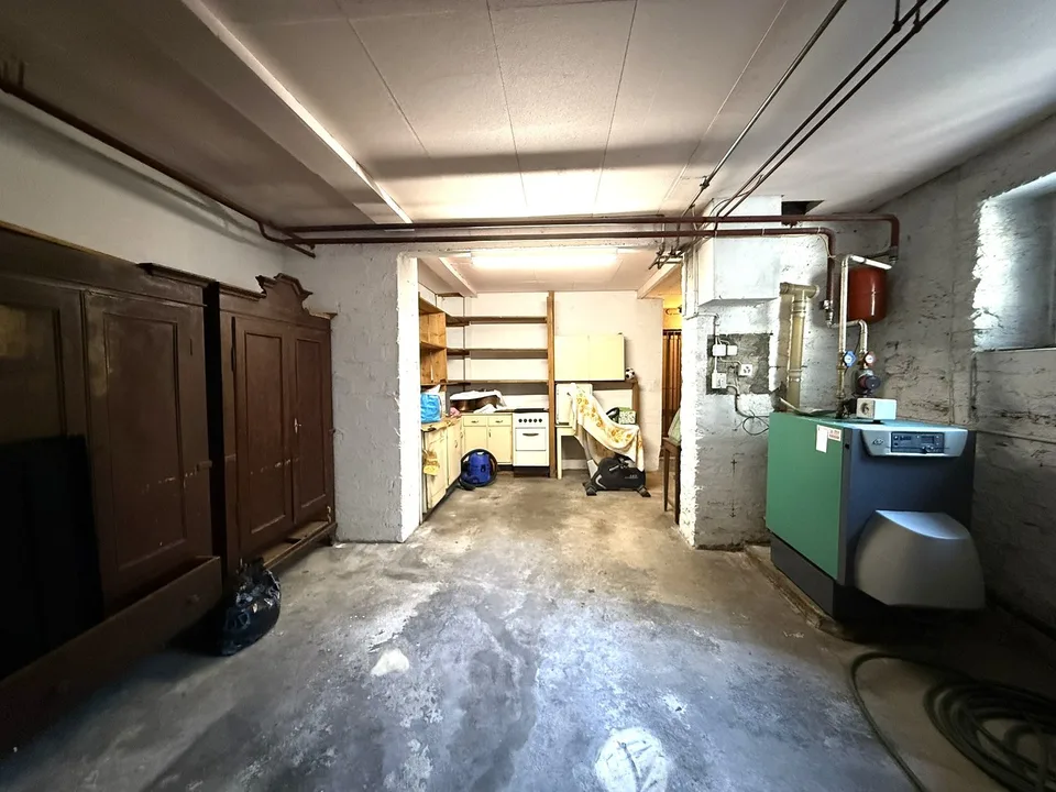 Maison bifamiliale, grand terrain, situation bien desservie – photo 18 sur 19