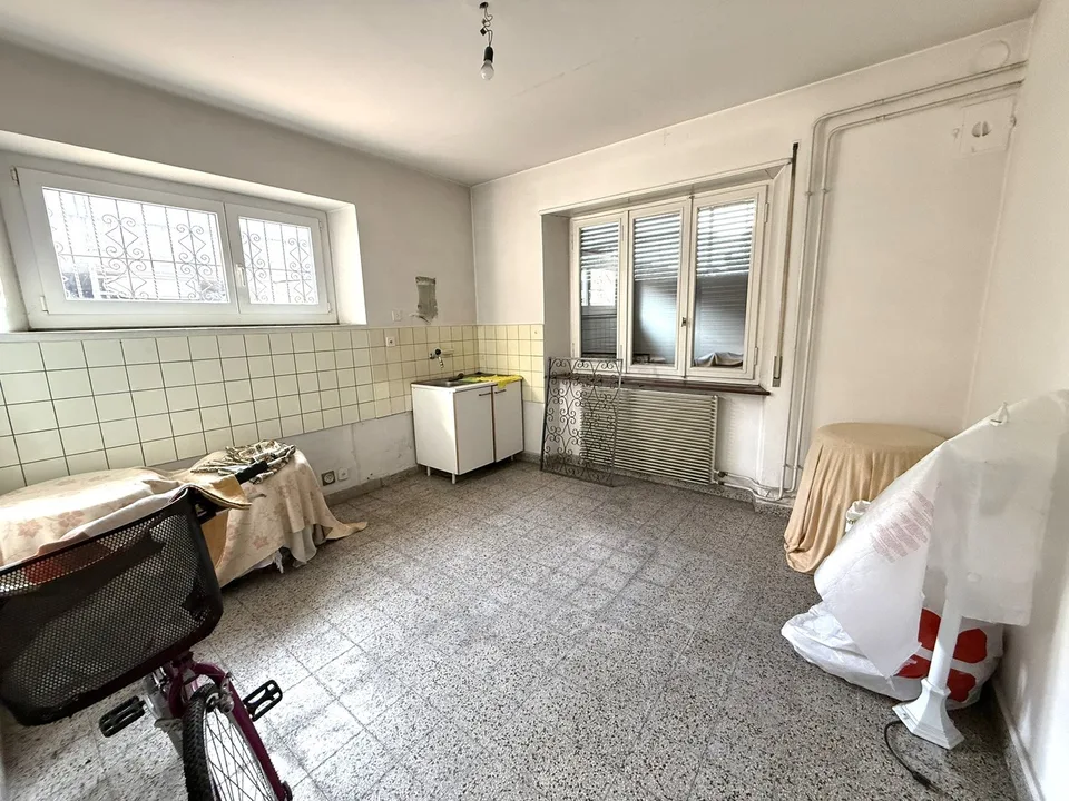 Maison bifamiliale, grand terrain, situation bien desservie – photo 14 sur 19