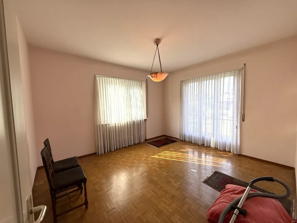 Maison bifamiliale, grand terrain, situation bien desservie – photo 12 sur 19