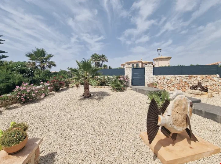 Traumhafte Villa an erster Meereslinie an der Cala Murada