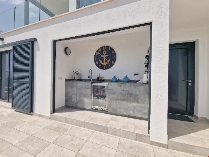 Villa da sogno sulla prima linea di mare a Cala Murada – foto 14 di 17