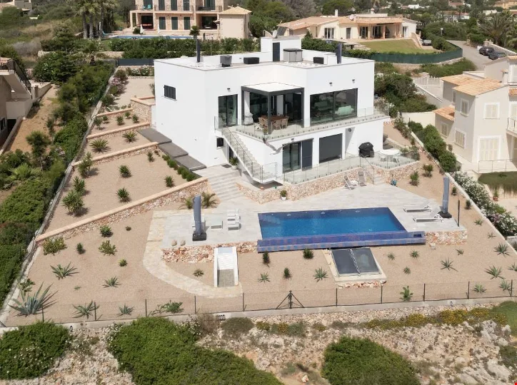 Traumhafte Villa an erster Meereslinie an der Cala Murada