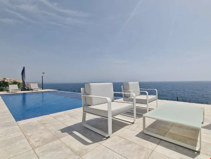 Villa da sogno sulla prima linea di mare a Cala Murada – foto 16 di 17