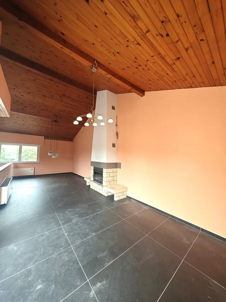 Casa a schiera con grande potenziale, terrazza, giardino e garage