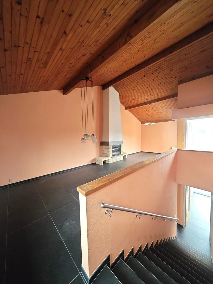 Casa a schiera con grande potenziale, terrazza, giardino e garage