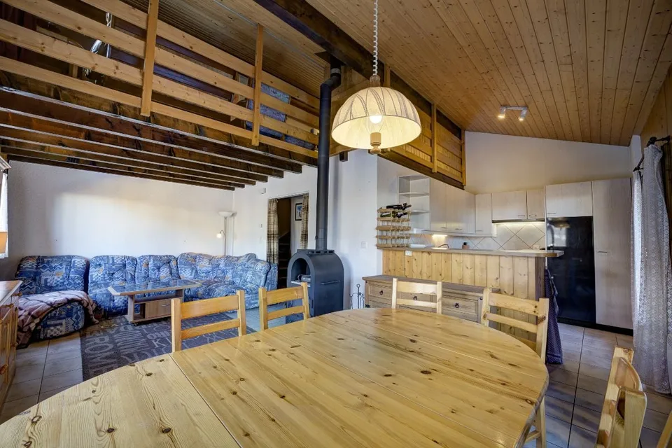 Affascinante chalet di 3 camere con vista panoramica sulla montagna e ottimo accesso alle funivie