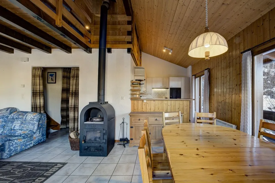 Affascinante chalet di 3 camere con vista panoramica sulla montagna e ottimo accesso alle funivie