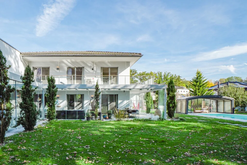 ZWEI GENERATIONEN, EIN ZUHAUSE - MEHRGENERATIONENHAUS MIT POOL – Foto 7 von 8
