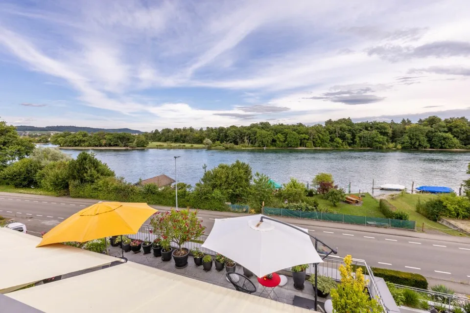 Exklusive 5,5-Zimmer-Terrassenwohnung - Premium-Rheinblick in Büsingen am Hochrhein