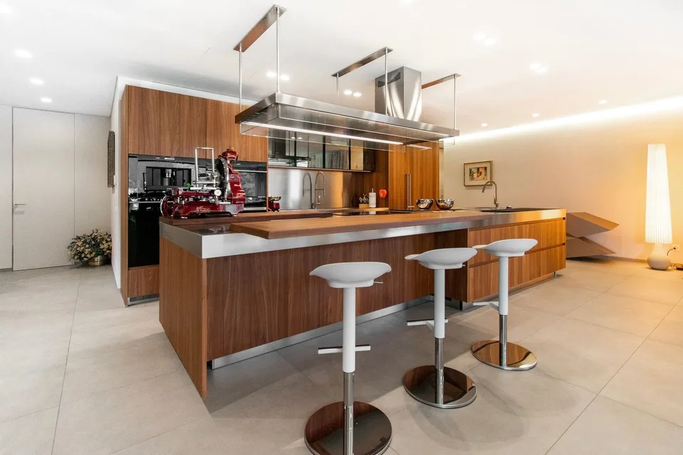 Appartement de luxe exclusif avec jacuzzi et vue lac magnifique