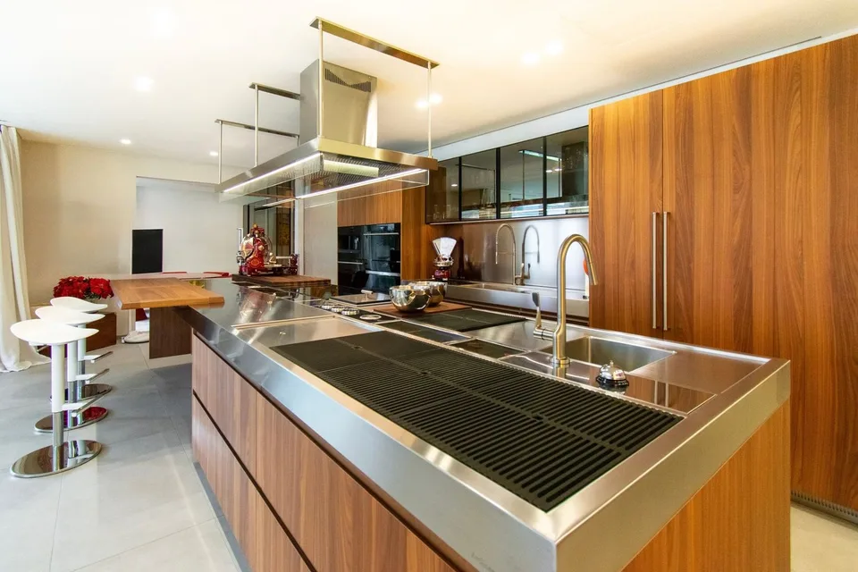 Appartement de luxe exclusif avec jacuzzi et vue lac magnifique