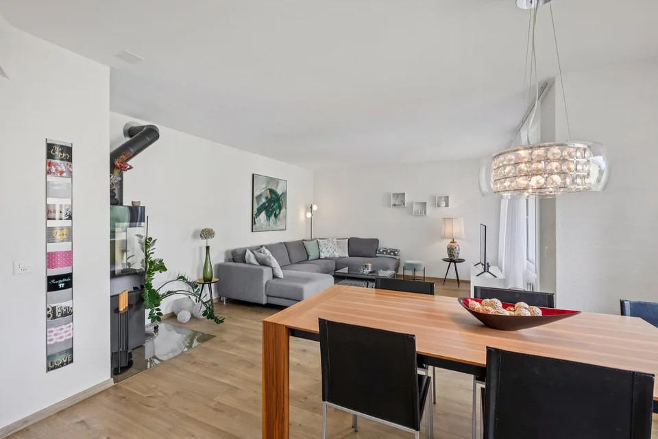 Komfortable, komplett sanierte Wohnung an ruhiger Lage