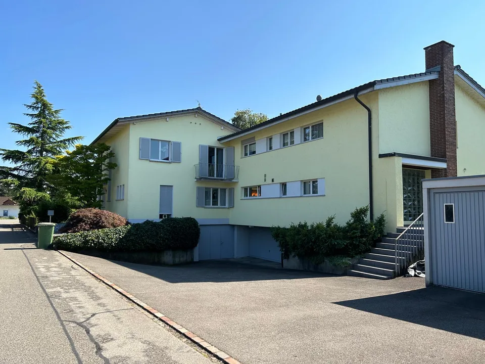 Sie suchen ein Mehrgenerationenhaus? Hier ist das ideale Angebot.