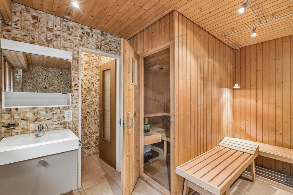 Spacieuse maison unifamiliale de 6 pièces à Mollis – vivre avec une vue panoramique – photo 17 sur 21