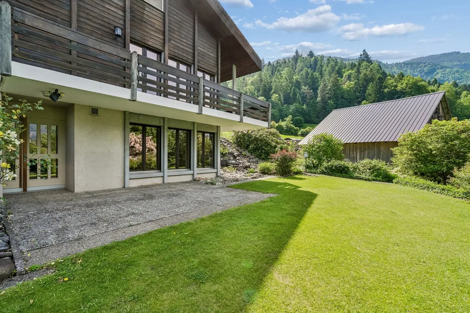 Spacieuse maison unifamiliale de 6 pièces à Mollis – vivre avec une vue panoramique – photo 18 sur 21