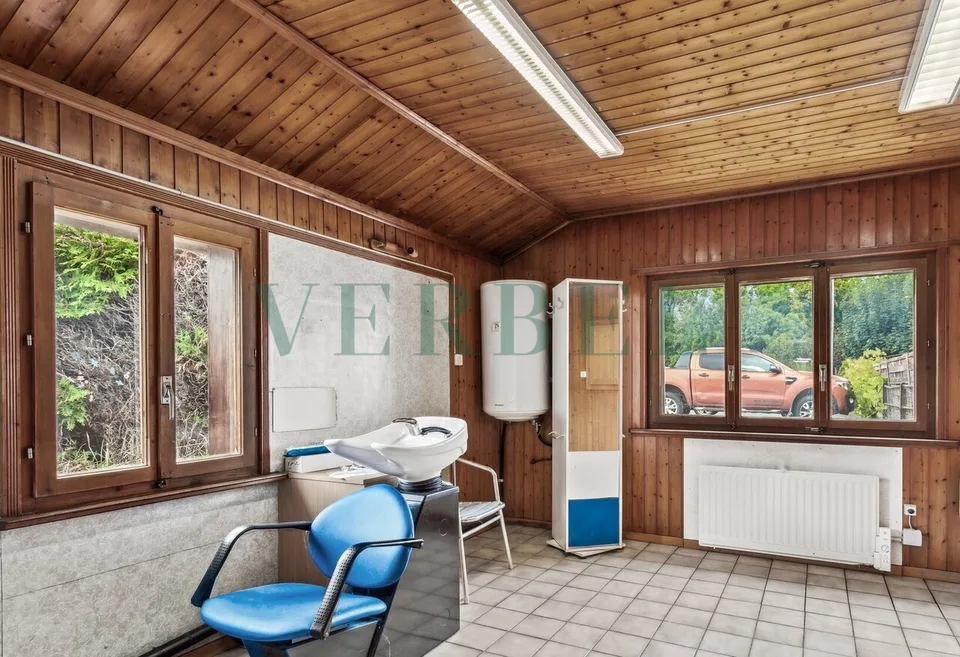 Grande maison avec potentiel d'aménagement