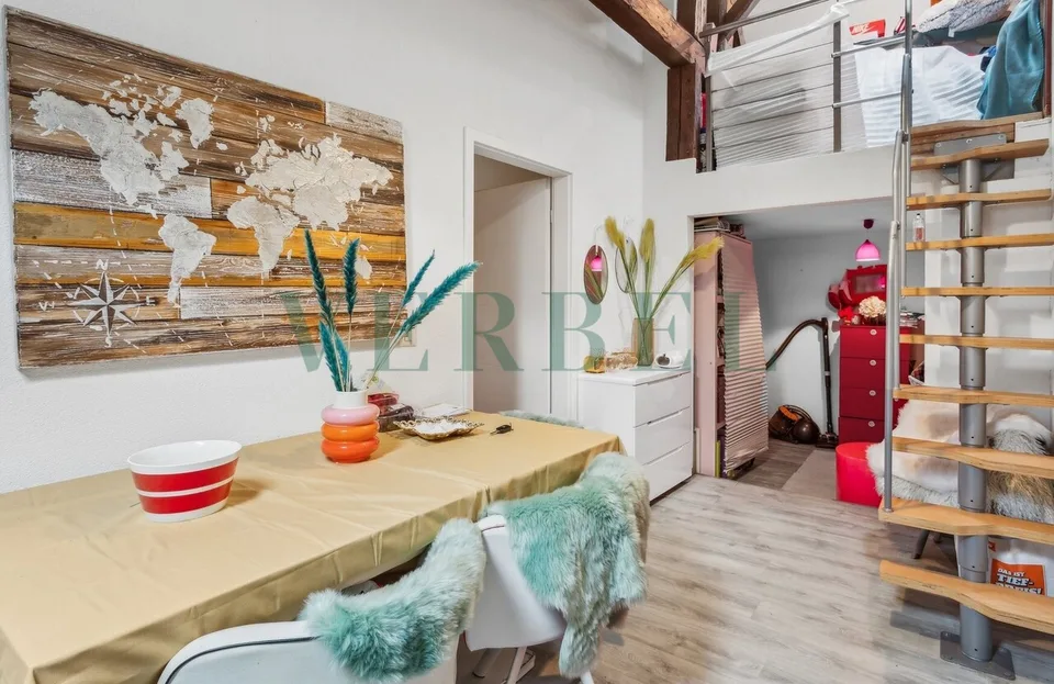 Grande maison avec potentiel d'aménagement