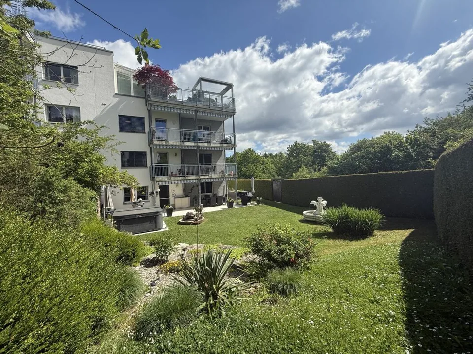 25-319 sehr gepflegte 4.5-Zimmer Gartenwohnung