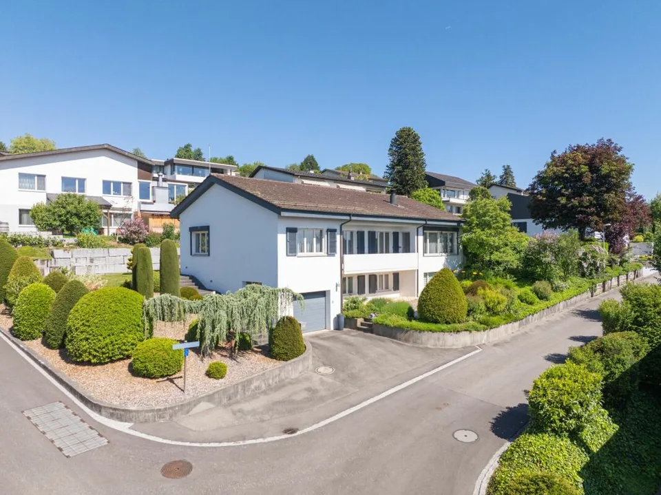 Freistehendes Einfamilienhaus am sonnigen Hang von Oberrohrdorf