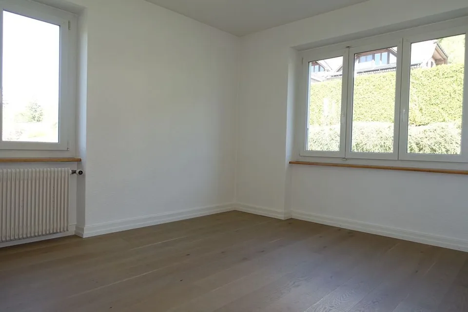 Tramelan - Appartamento di 3.5 locali con balcone e garage