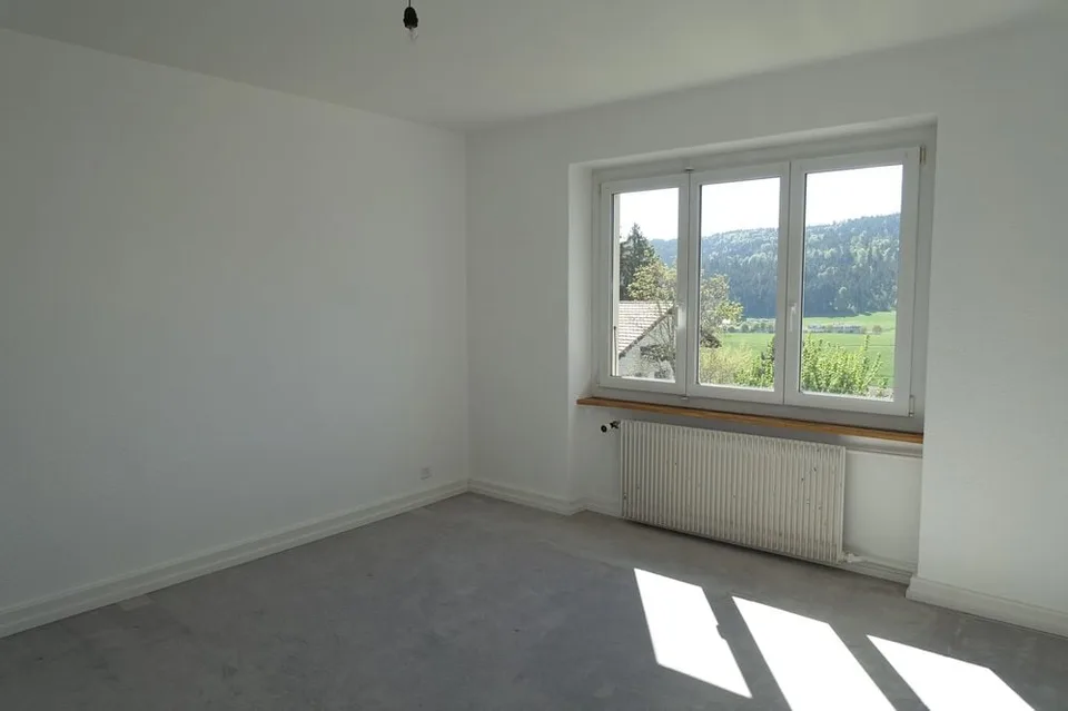 Tramelan - Appartamento di 3.5 locali con balcone e garage