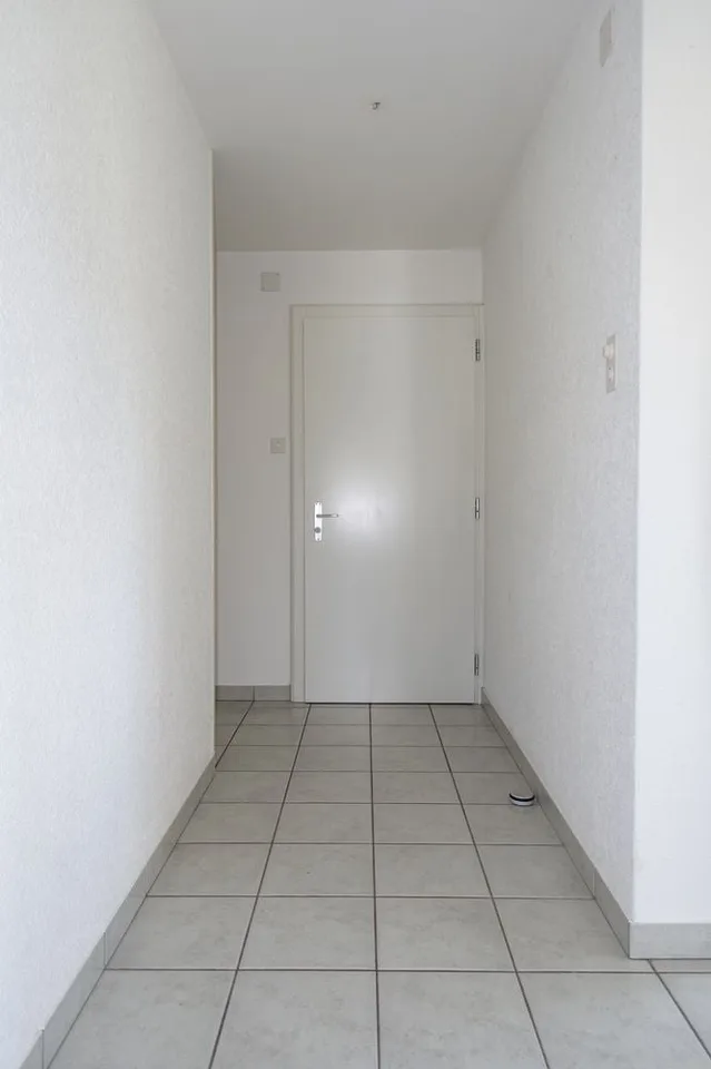 Tramelan - 3.5-Zimmer-Wohnung mit Balkon und Garage – Foto 6 von 9