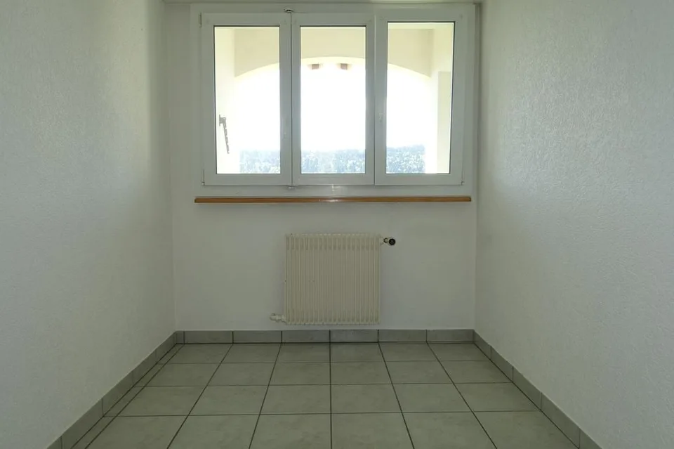 Tramelan - Appartamento di 3.5 locali con balcone e garage