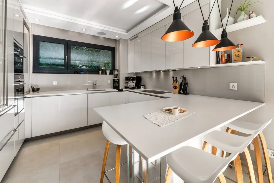 Beautiful contemporary villa, very high-end, Minergie. Exclusive!