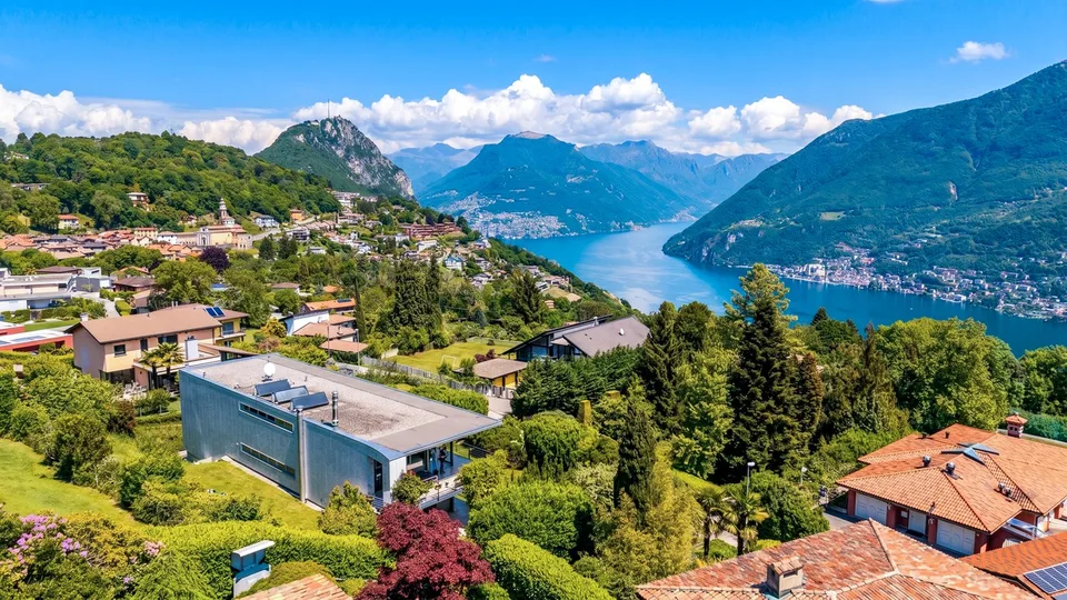 Villa di Lusso a Carona – Eleganza e Panorama Mozzafiato sul Lago