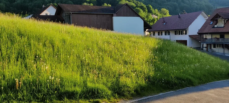 Terreno edificabile con 943 m2 nella zona del centro del villaggio in vendita
