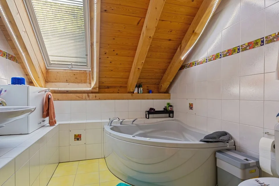 Charmante maison individuelle avec grand jardin et vue dégagée