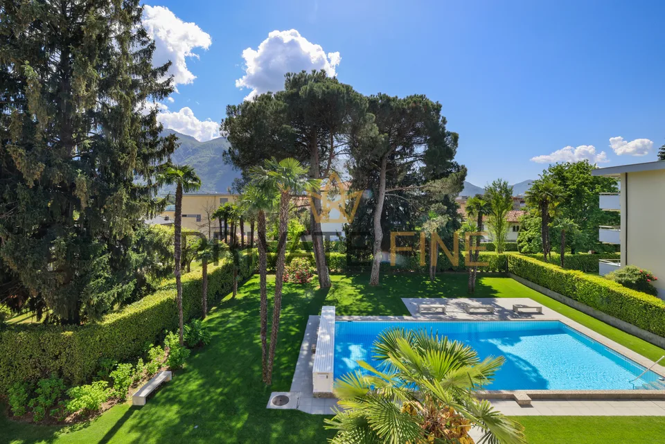 Sonnige Attikawohnung in mediterraner Parkanlage mit grossem Pool (1)