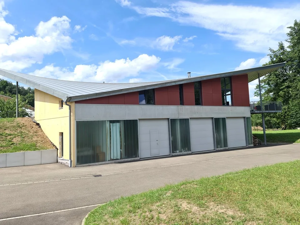 Splendida e spaziosa villa di altissimo standing con area artigianale o ad altro uso