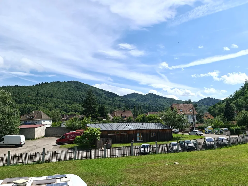 Prächtige und geräumige Villa von sehr hohem Standard mit Gewerbefläche oder anderer Nutzung – Foto 10 von 30