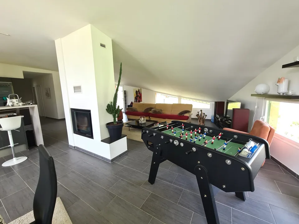 Prächtige und geräumige Villa von sehr hohem Standard mit Gewerbefläche oder anderer Nutzung – Foto 21 von 30
