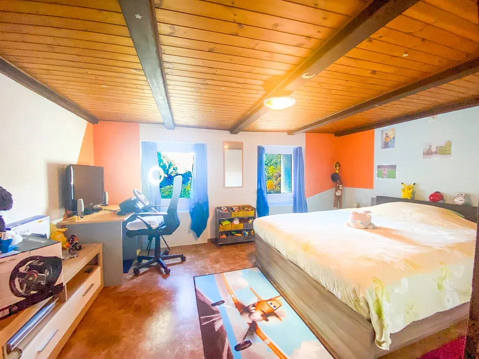 Val di Blenio. Casa tipica ticinese soleggiata, con giardino e garages – photo 14 sur 24