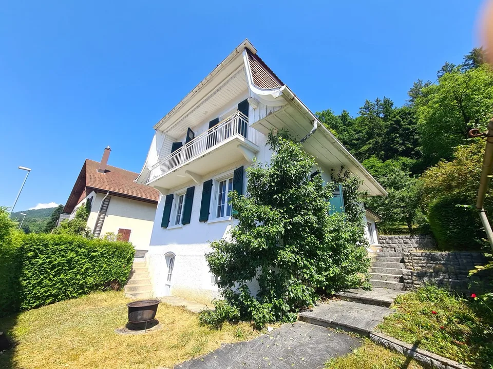 GROSSE BAISSE DU PRIX DE VENTE - Grande maison familiale de 7,5 pièces bien située avec garage
