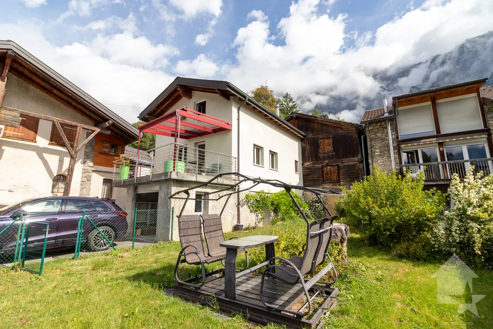 Jolie maison individuelle avec pelouse et garage