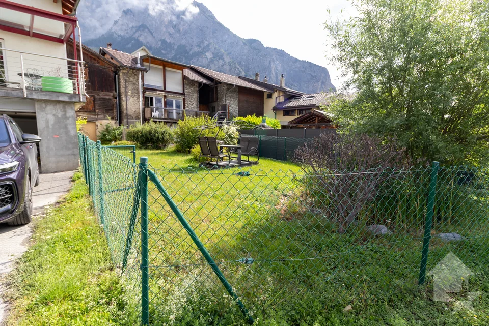 Jolie maison individuelle avec pelouse et garage