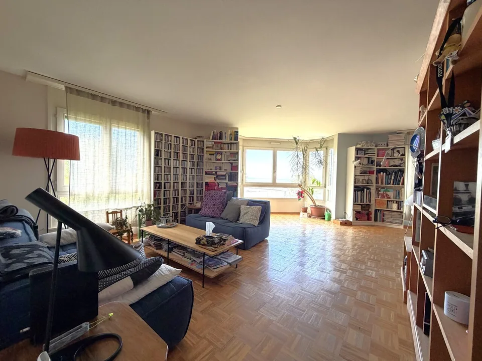 Appartamenti di 5.5 locali con vista libera sul lago