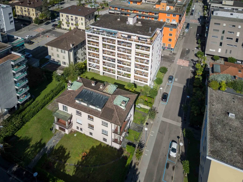 VENDESI IN CENTRO A LOCARNO - AMPIO E LUMINOSO APPARTAMENTO DI 4.5 LOCALI AL PRIMO PIANO – foto 13 di 21