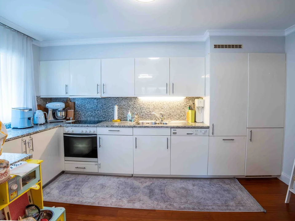 VENDESI IN CENTRO A LOCARNO - AMPIO E LUMINOSO APPARTAMENTO DI 4.5 LOCALI AL PRIMO PIANO – foto 7 di 21